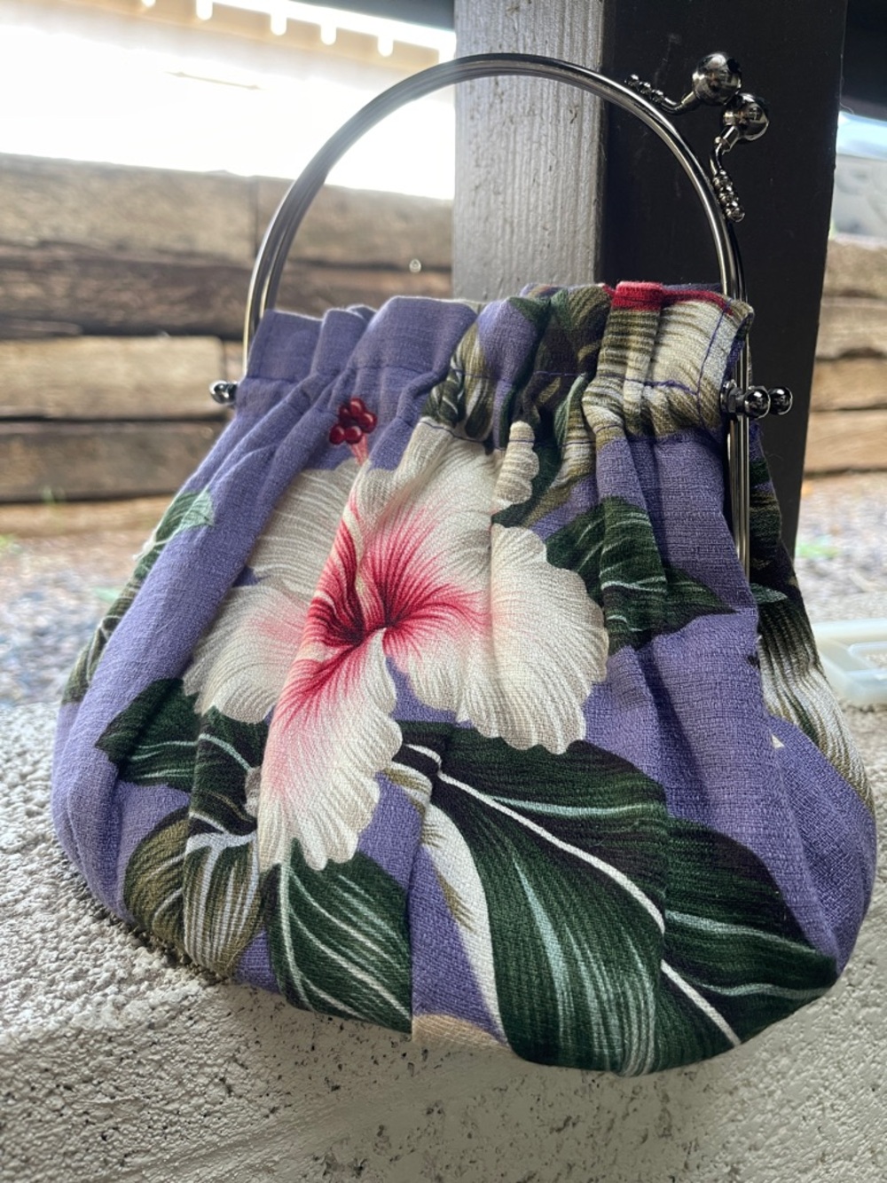 Hawaiian Floral Lilac Pleated Frame-Top Women's Handbag